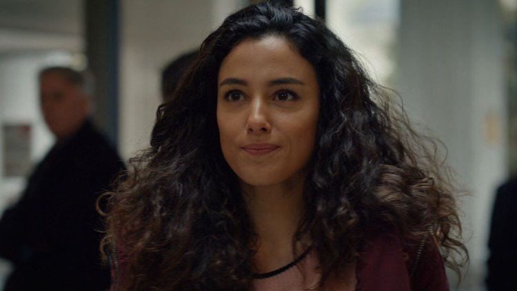 Bir Deli Sevda 1. Bölüm Fragmanı