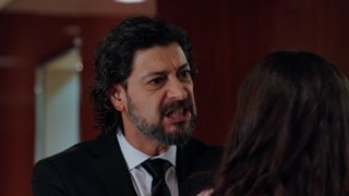 Kızını Mehmet'in yanında gören Cengiz, Bahar'ın karşısına geçip hesap sorar.