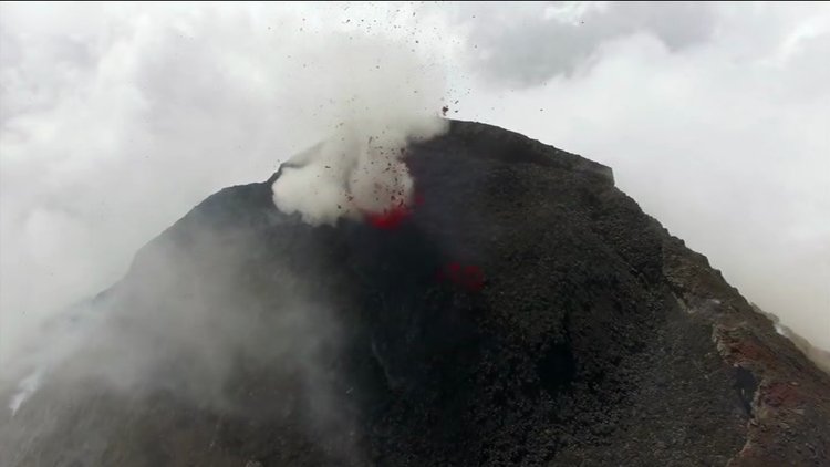 Drone&#039;la patlamayı görüntülediler