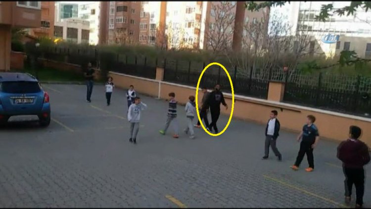 Lens çocuklarla top oynadı