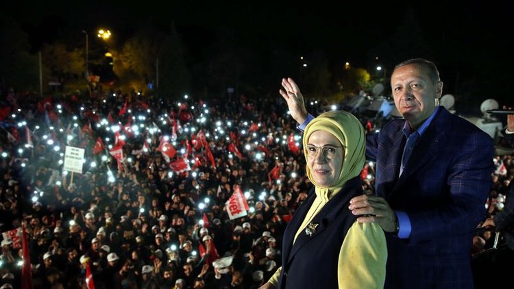Cumhurbaşkanı Erdoğan Huber Köşkü'nde halka hitap etti