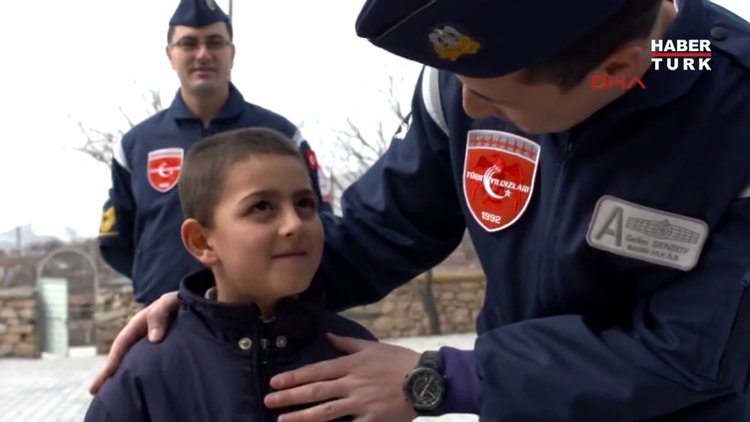 Hava Kuvvetleri Komutanlığından "23 Nisan" için kamu spotu