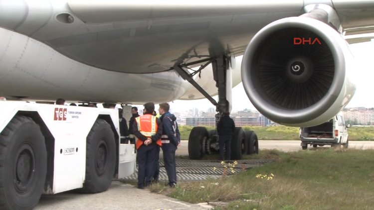 Portekiz uçağı taksi yolundan çıktı