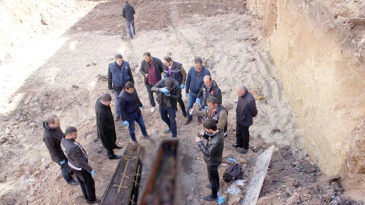 Kazıdan Rus komutanın cesedi çıktı