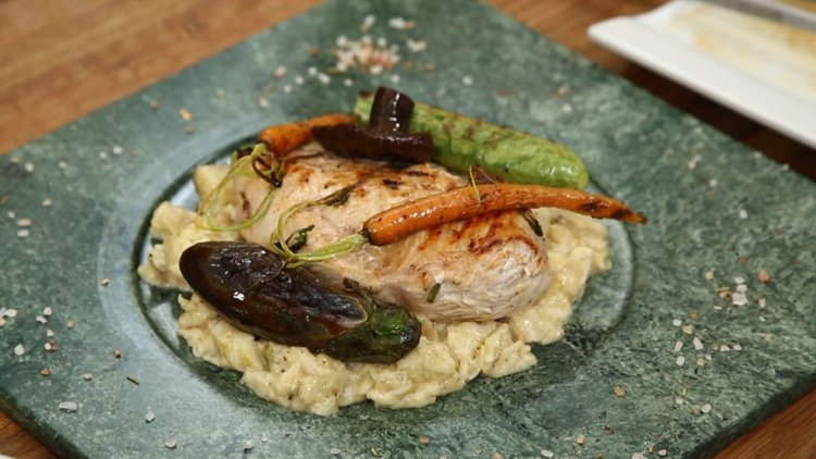 Patlıcan Püresi Üzerinde Piliç