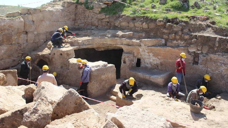 Bin 700 yıllık tapınak bulundu