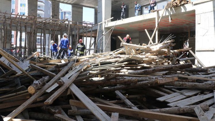 Cami inşaatında göçük