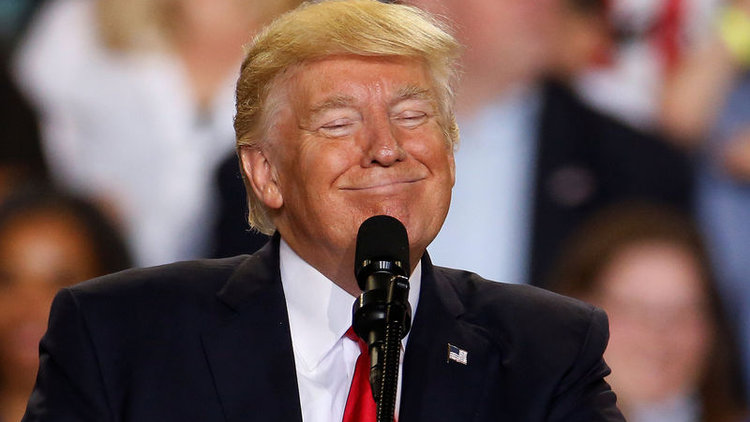 Trump'tan "Shape Of You..."