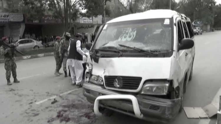 Kabil'de NATO askerlerini taşıyan konvoya saldırı: 8 ölü, 25 yaralı