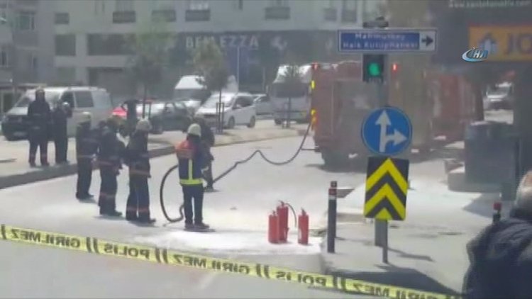 Bağcılar'da Yeraltı kabloları patladı, vatandaş paniğe kapıldı