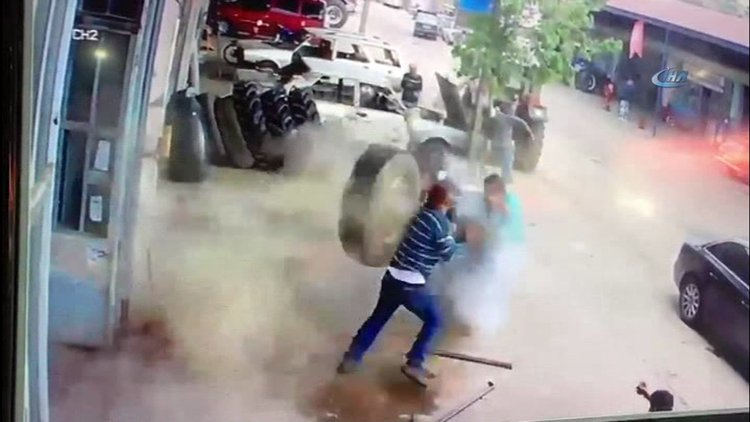 Lastik şişirirken canından oluyordu