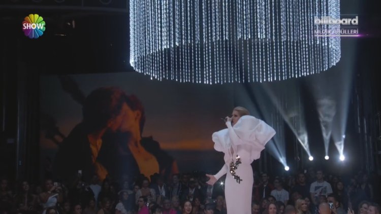 Bıllboard Müzik Ödülleri'nde Célıne Dıon'un performansı