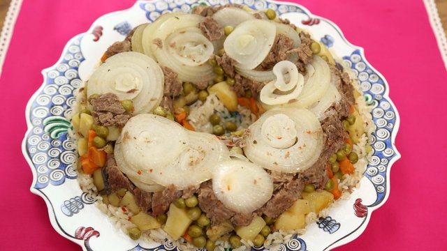 KEK KALIBINDA SEBZELİ MAKARNA KEK KALIBINDA SEBZELİ MAKARNA