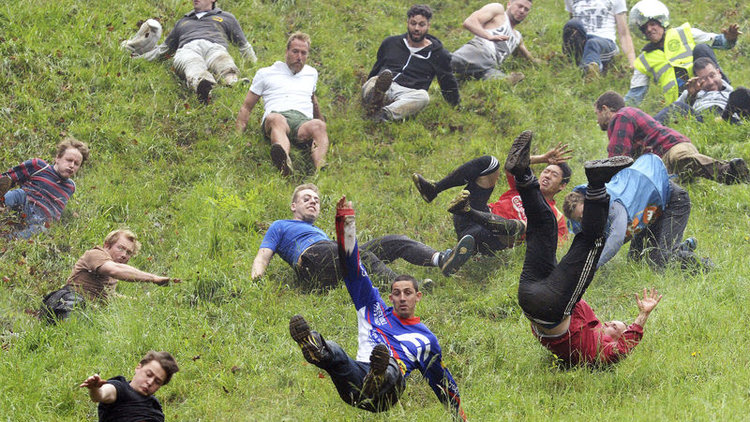 Bu adamlar ne yapıyor böyle?