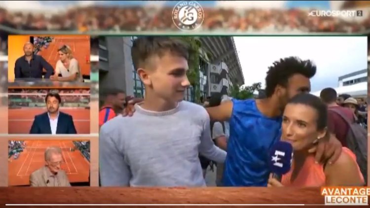 Canlı yayında taciz etti