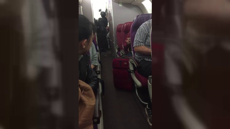 'Kahraman yolcular' Malezya Havayolları uçağının kokpitini korudu