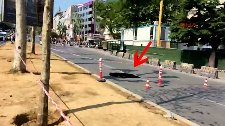 Beşiktaş Barbaros bulvarında yol çöktü