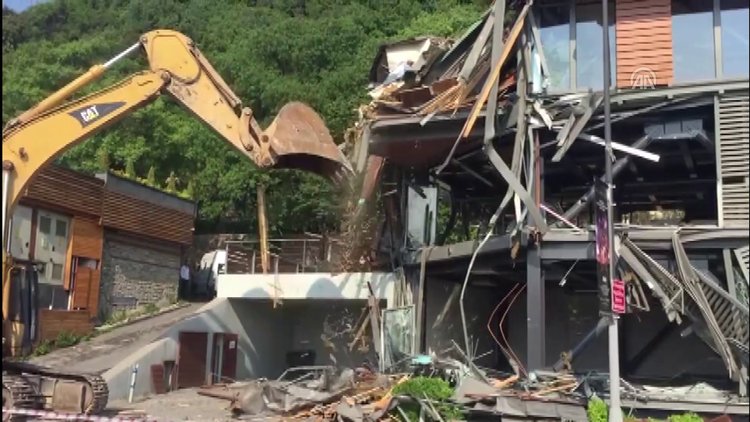 Kuruçeşme'de yıkım