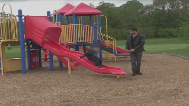 Telefona bakarken çocuğunu kaçırdılar