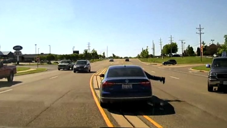 Camdan girip sürücüyü kurtardı