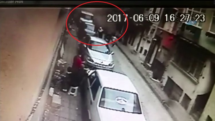 Kumkapı'daki binanın çökme anı kamerada