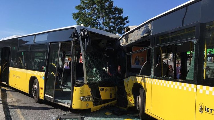 İstanbul'da metrobüs kazası