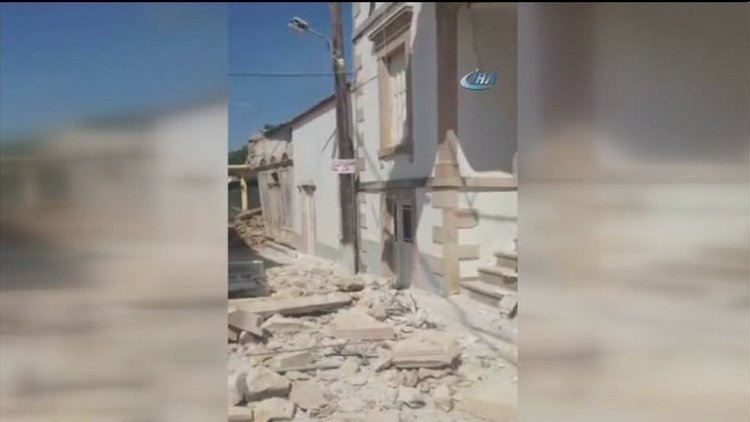 Ege Denizi'nde deprem! Yunanistan'da binalar yıkıldı