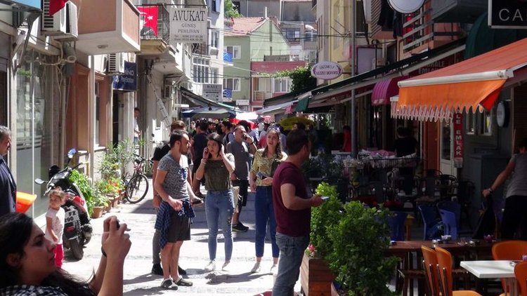 Ege'de artçılar korkutuyor