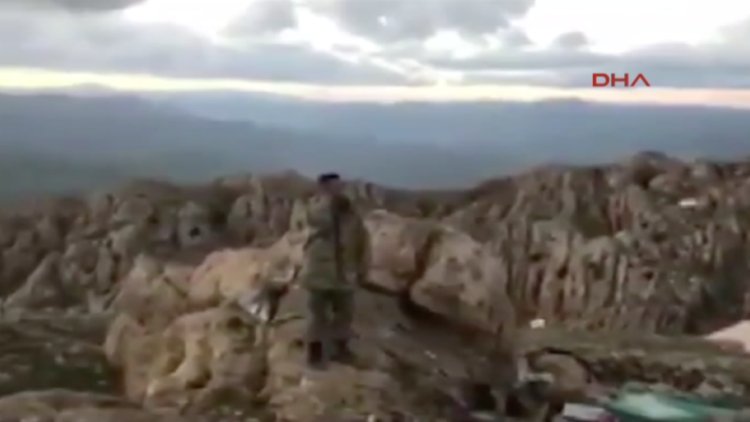 Kato'da akşam ezanı okuyan Mehmetçik