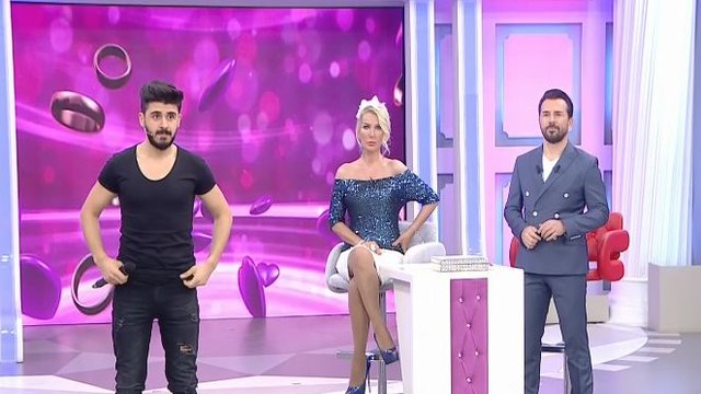 Tayfun, babası Emrah için şarkı söyledi!