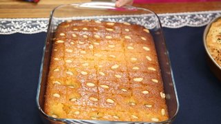 Nursel Ergin bugün, Hidayet Tokat ile birlikte Şam tatlısı tarifinin yapımını gösterdi.