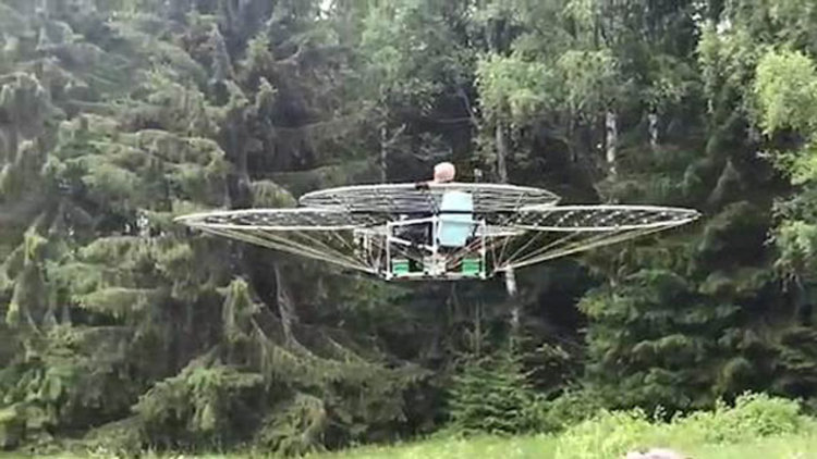 Kendi elleriyle uçan koltuk yaptı