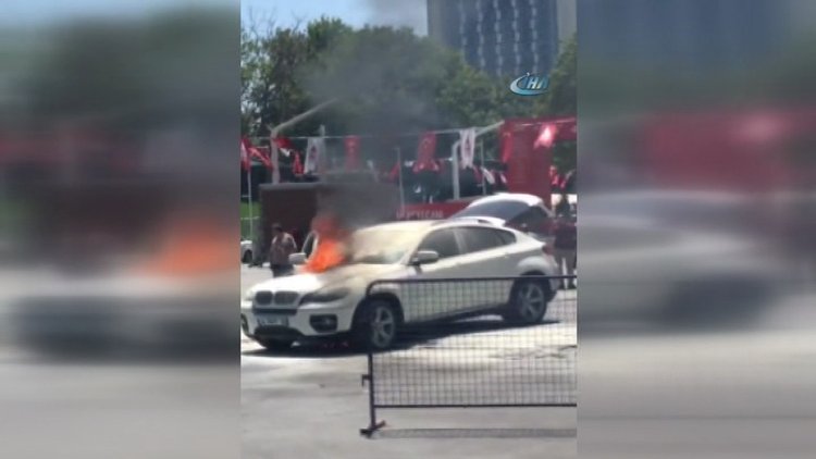 Taksim'de panik anları, lüks cip alev alev yandı