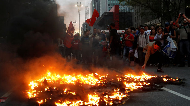 Brezilya'da hayat durdu