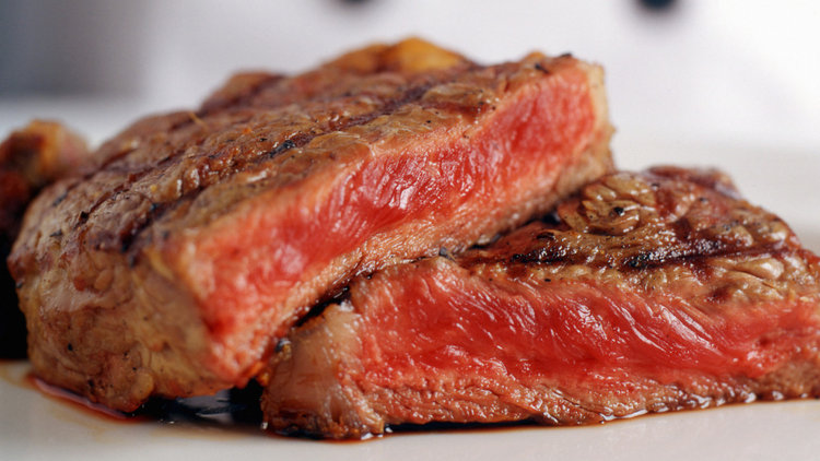 Az pişmiş et öldürüyordu