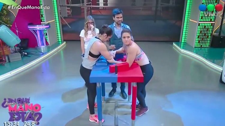 Bilek güreşinde rakibinin kolunu kırdı