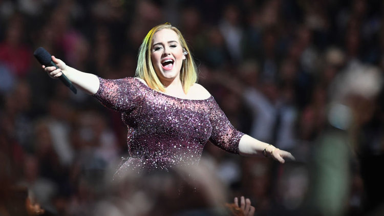 Adele: Ses tellerim zarar gördü