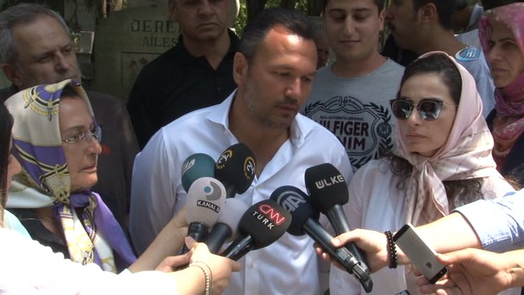 Kemal Sunal, mezarı başında anıldı