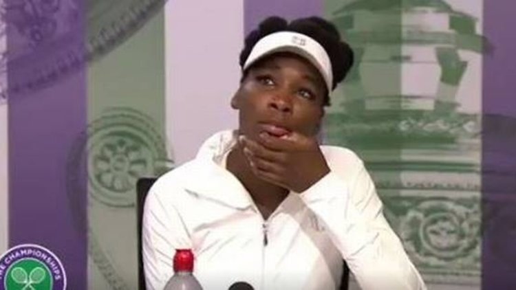 Gözyaşlarını tutamadı