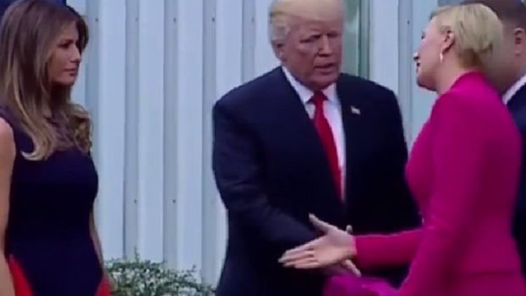 Trump'ın eli havada kaldı