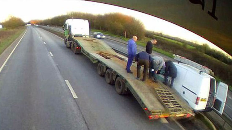 Şoför bayılan adamın hayatını kurtardı