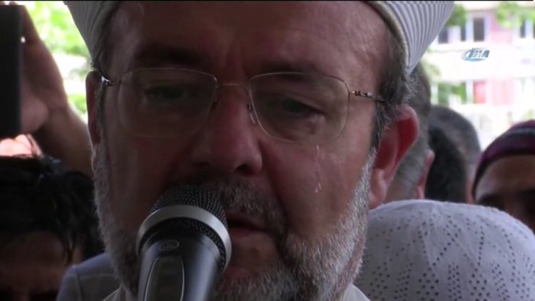 Diyanet İşleri Başkanı gözyaşlarını tutamadı