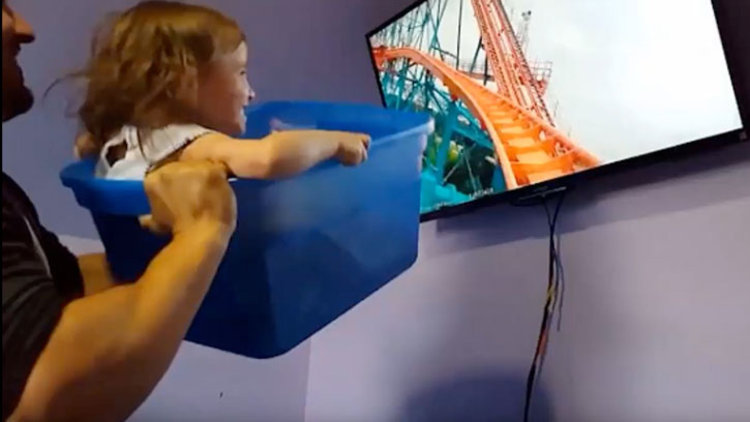 Kızını Disneyland'a götüremeyen baba, Disneyland'ı eve getirdi