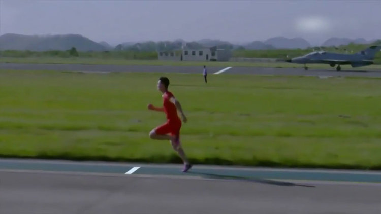 Savaş jetiyle yarıştı