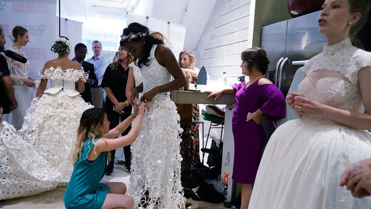 Bu gelinlikler tuvalet kağıdından...