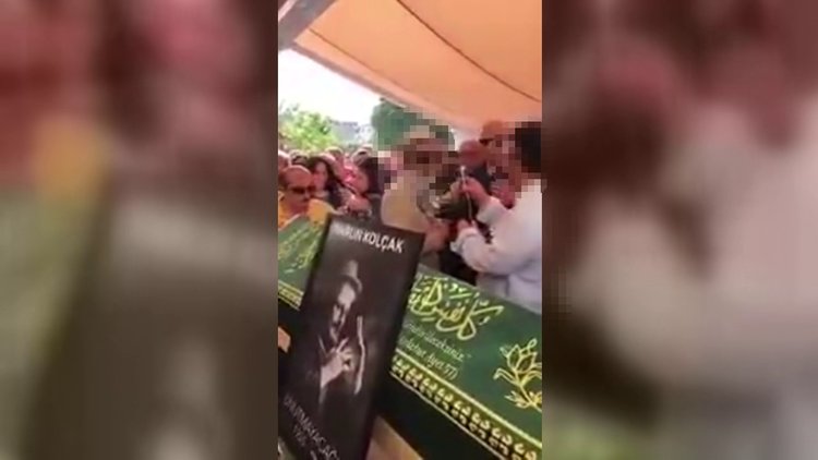 Harun Kolçak'ın cenazesinde fotoğraf rezaleti