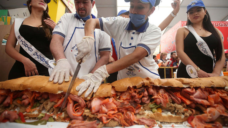 En uzun sandviç rekoru kırıldı