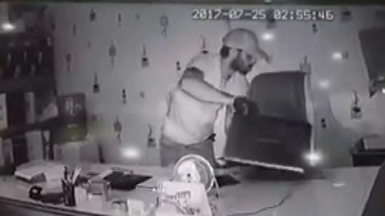 48 saniyede 13 bin liralık cihaz çaldılar