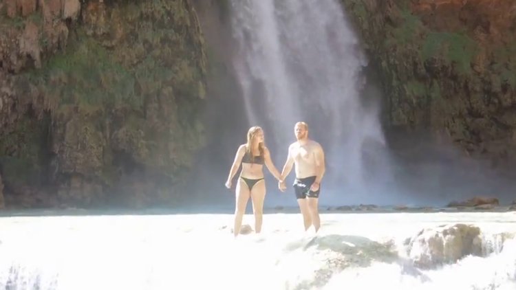 Şelale önünde yapılmaması gereken evlilik teklifi