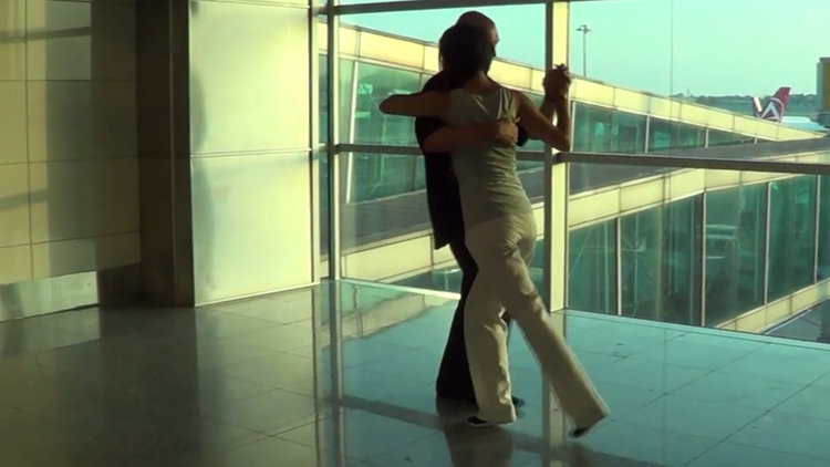 İstanbul Atatürk Havalimanı'nda tango şov